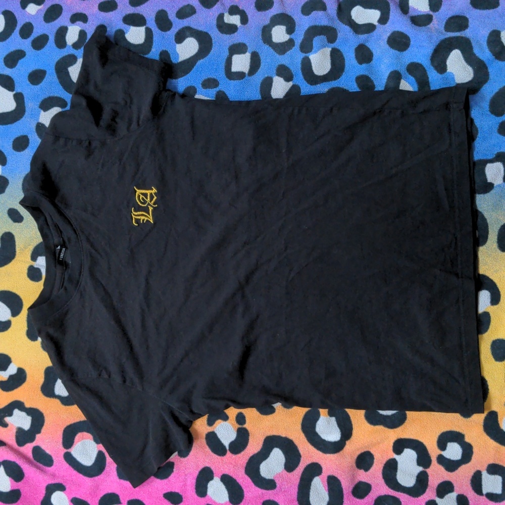Free add on - L.A. Embroidered Black Tee - Picture 1 of 6